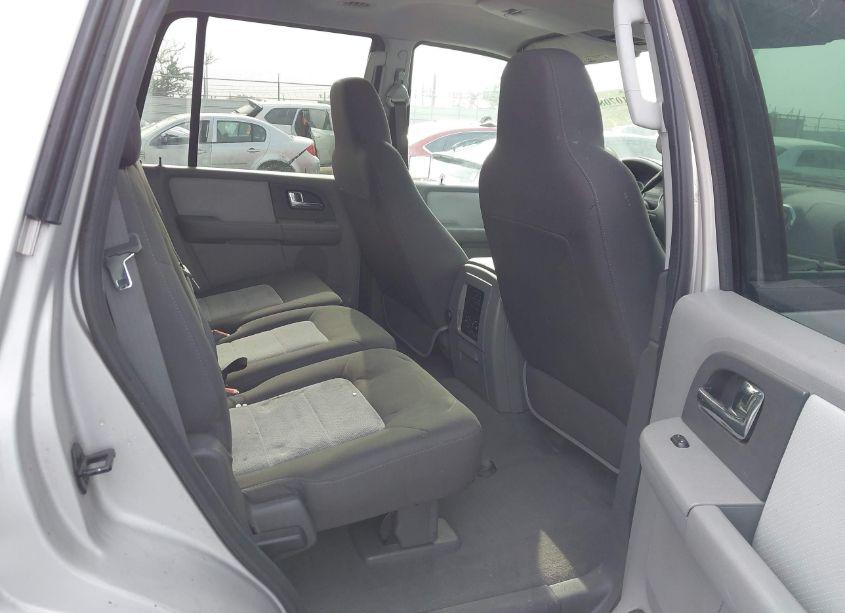 Photo 8 of 2005 Ford Expedition XLT (VIN 1FMPU15555LA01577)