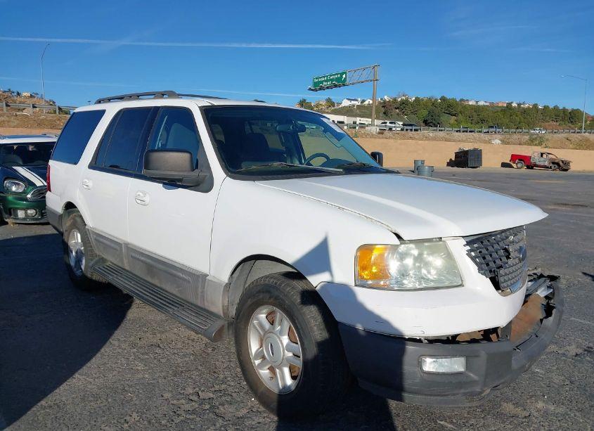 2005 Ford Expedition XLT (VIN 1FMPU15555LA94780) main photo