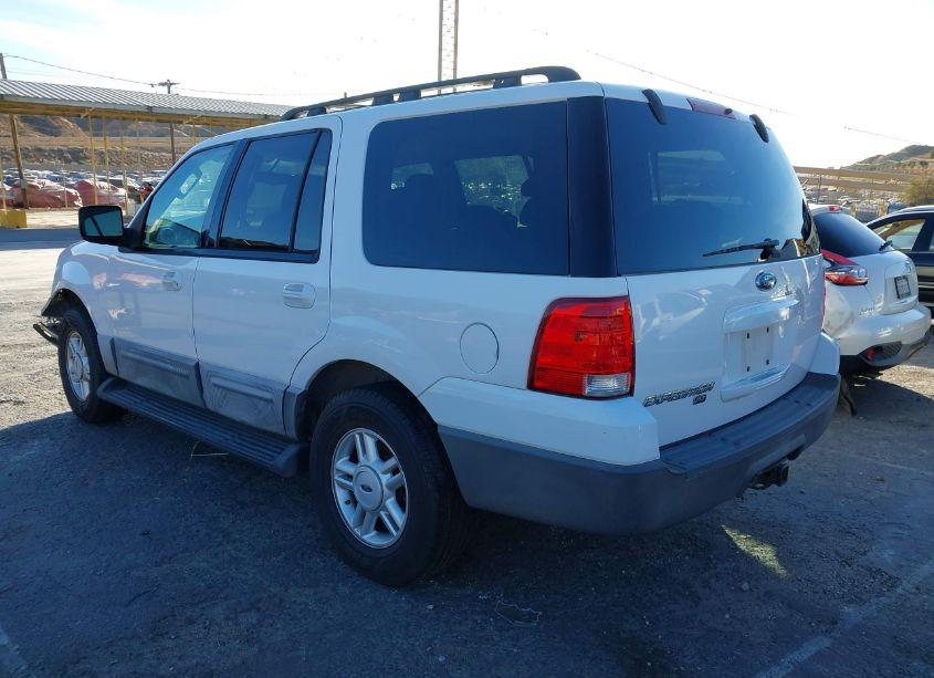 Photo 3 of 2005 Ford Expedition XLT (VIN 1FMPU15555LA94780)