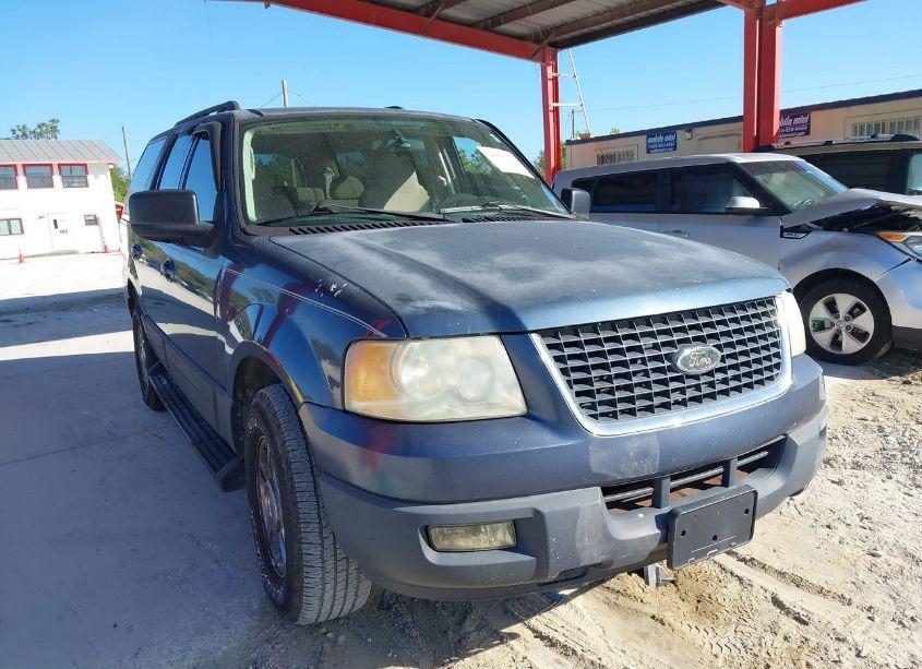 2005 Ford Expedition XLT (VIN 1FMPU15575LA27758) main photo