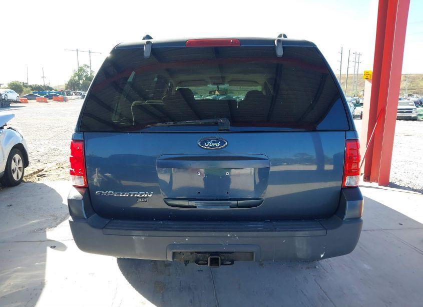 Photo 16 of 2005 Ford Expedition XLT (VIN 1FMPU15575LA27758)