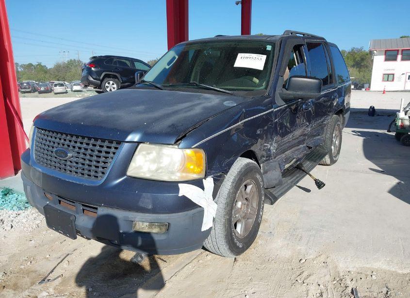Photo 2 of 2005 Ford Expedition XLT (VIN 1FMPU15575LA27758)