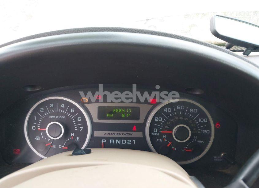 Photo 7 of 2005 Ford Expedition XLT (VIN 1FMPU15575LA44706)