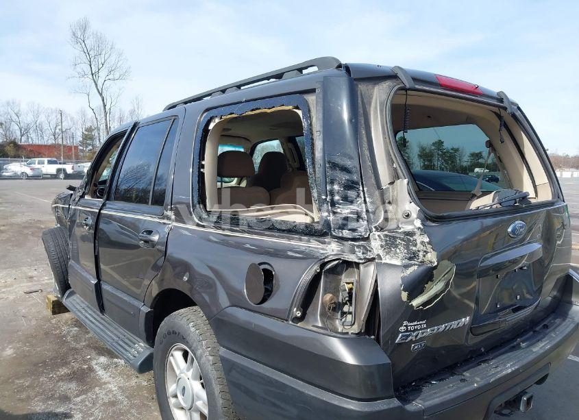 Photo 12 of 2005 Ford Expedition XLT (VIN 1FMPU15585LA33648)