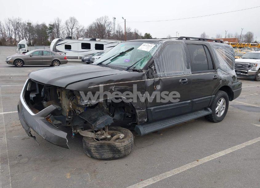 Photo 2 of 2005 Ford Expedition XLT (VIN 1FMPU15585LA33648)