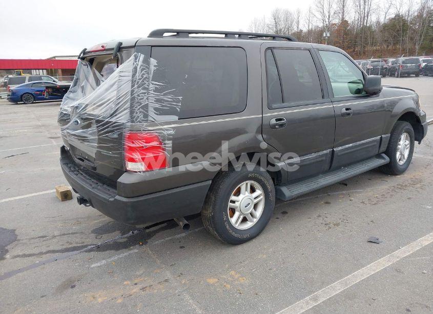 Photo 4 of 2005 Ford Expedition XLT (VIN 1FMPU15585LA33648)
