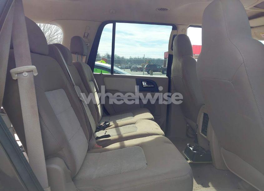 Photo 8 of 2005 Ford Expedition XLT (VIN 1FMPU15585LA33648)