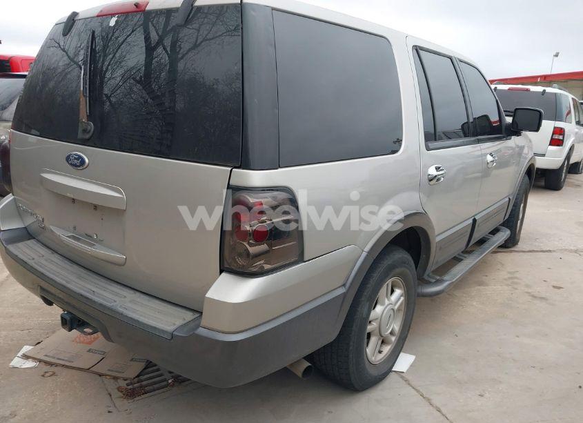 Photo 4 of 2005 Ford Expedition XLT (VIN 1FMPU15585LA77035)