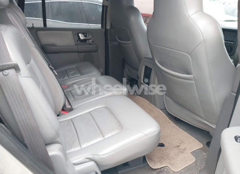 Photo 8 of 2005 Ford Expedition XLT (VIN 1FMPU15585LA77035)