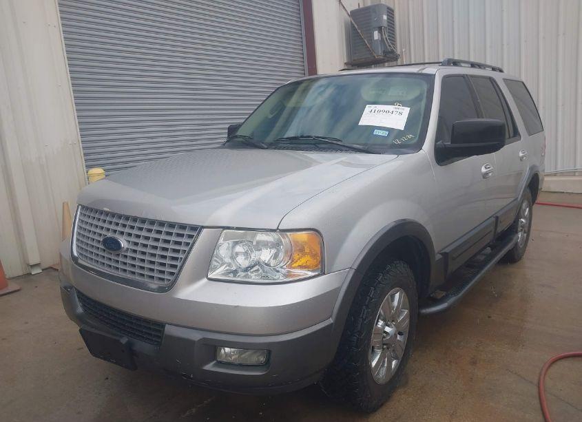 Photo 6 of 2005 Ford Expedition XLT (VIN 1FMPU15585LA85927)