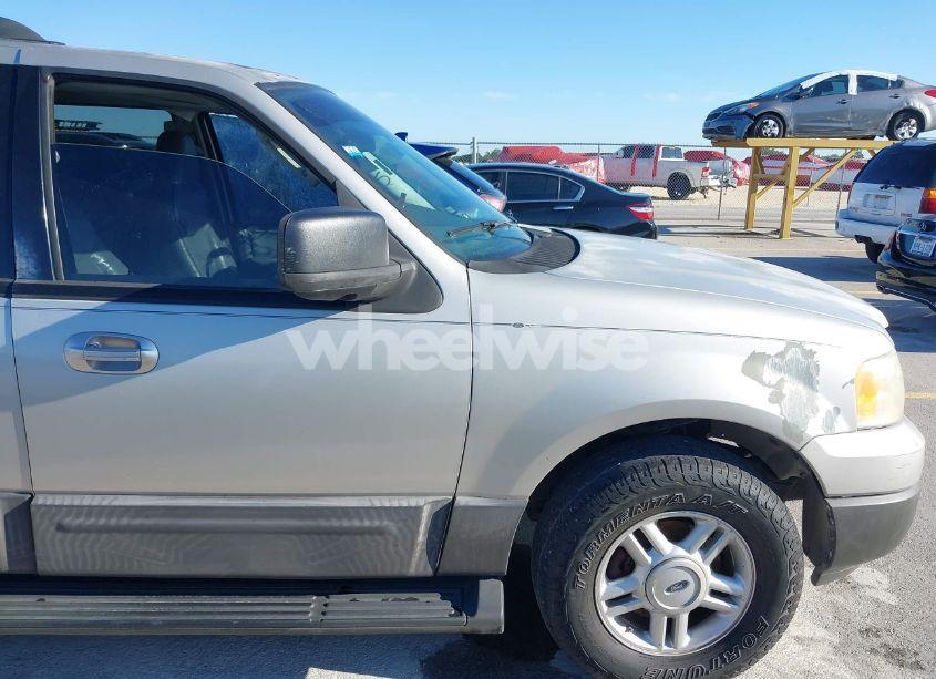 Photo 12 of 2005 Ford Expedition XLT (VIN 1FMPU15595LA75780)