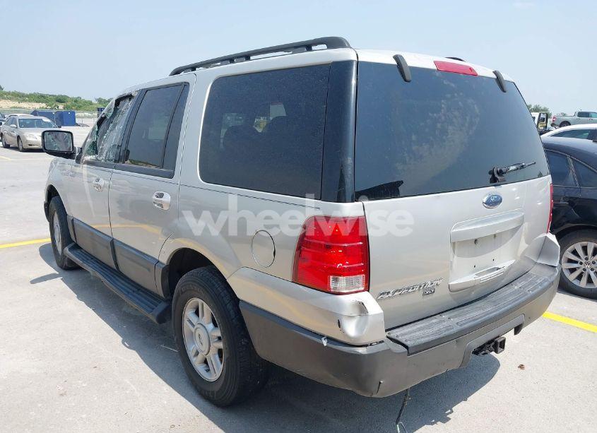 Photo 3 of 2005 Ford Expedition XLT (VIN 1FMPU15595LA75780)