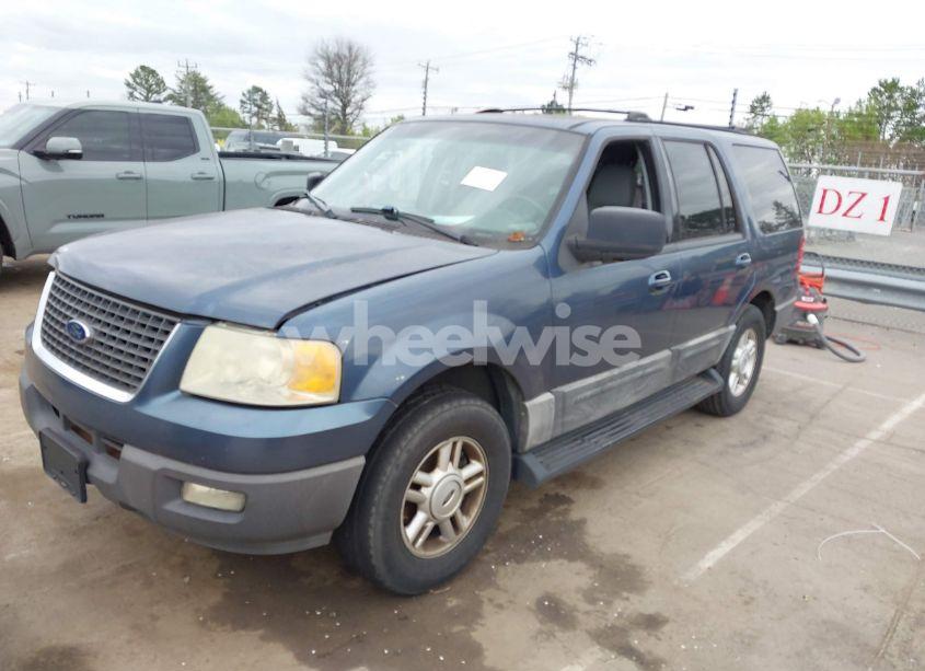 Photo 2 of 2004 Ford Expedition XLT (VIN 1FMPU15L24LA43038)