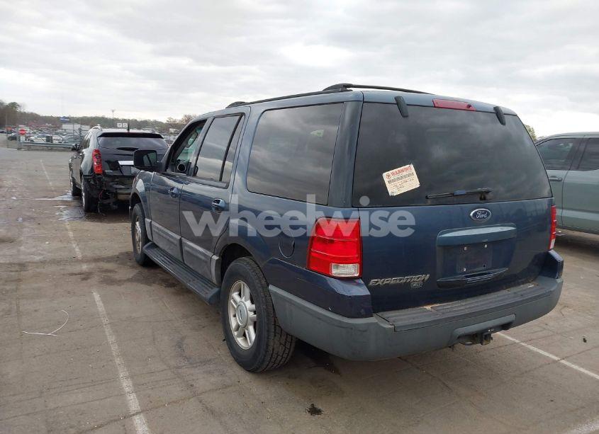 Photo 3 of 2004 Ford Expedition XLT (VIN 1FMPU15L24LA43038)