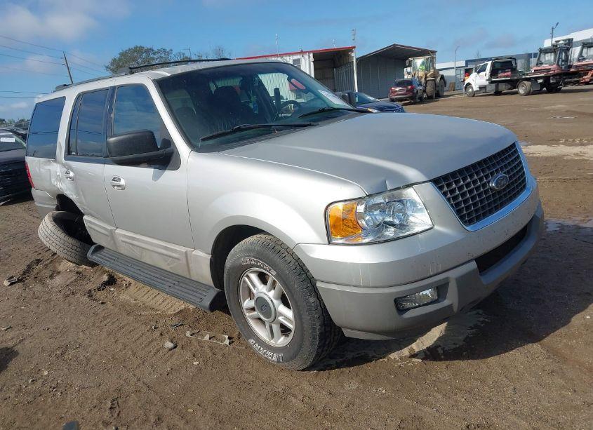2003 Ford Expedition XLT (VIN 1FMPU15L33LA98645) main photo