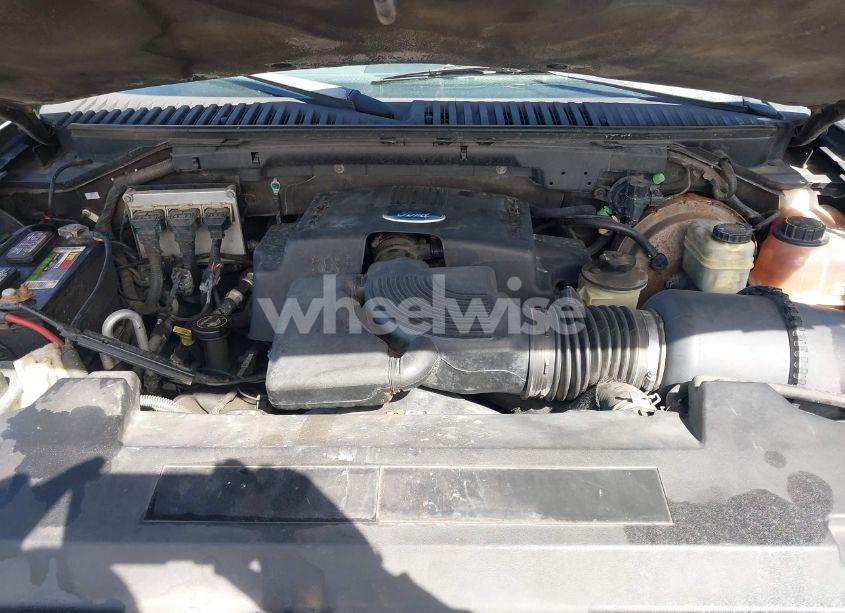 Photo 10 of 2004 Ford Expedition XLT (VIN 1FMPU15L34LA29374)