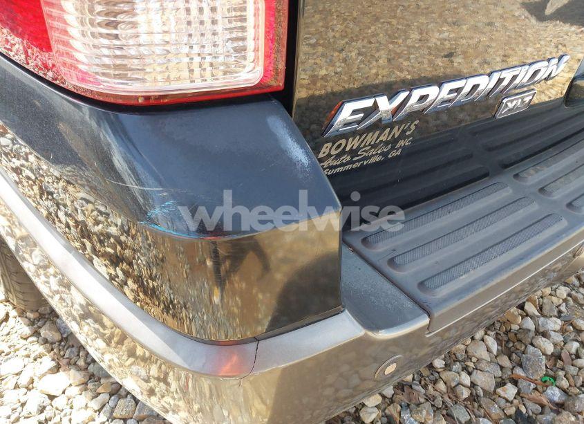 Photo 15 of 2004 Ford Expedition XLT (VIN 1FMPU15L34LA29374)