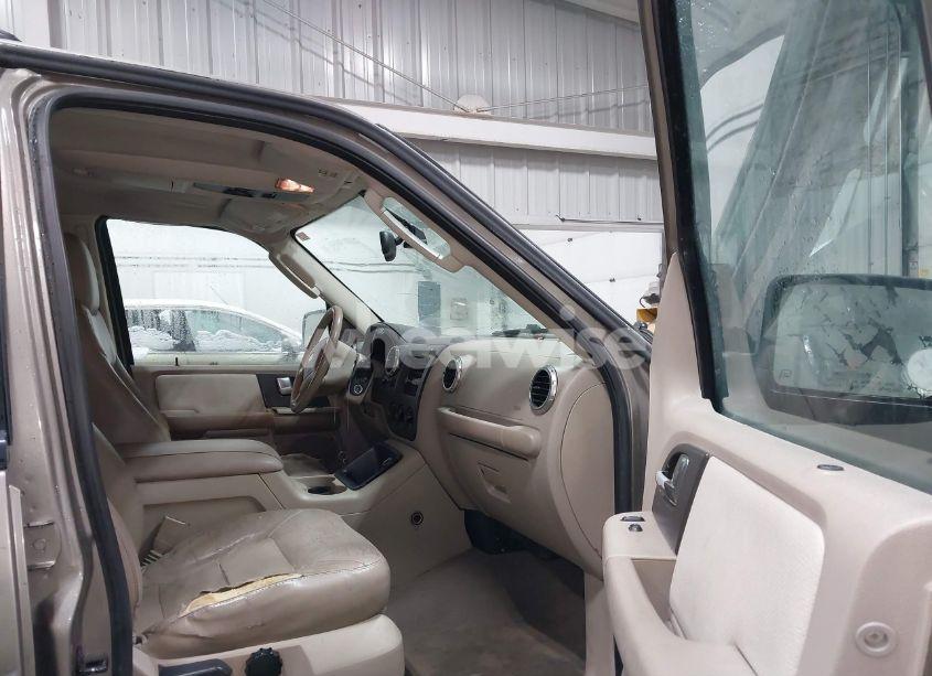 Photo 5 of 2003 Ford Expedition XLT (VIN 1FMPU15L43LC37911)
