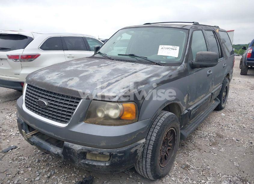 Photo 2 of 2003 Ford Expedition XLT (VIN 1FMPU15L53LB56755)