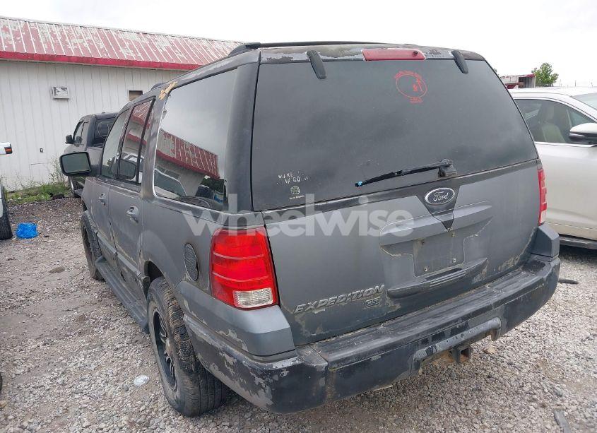 Photo 3 of 2003 Ford Expedition XLT (VIN 1FMPU15L53LB56755)