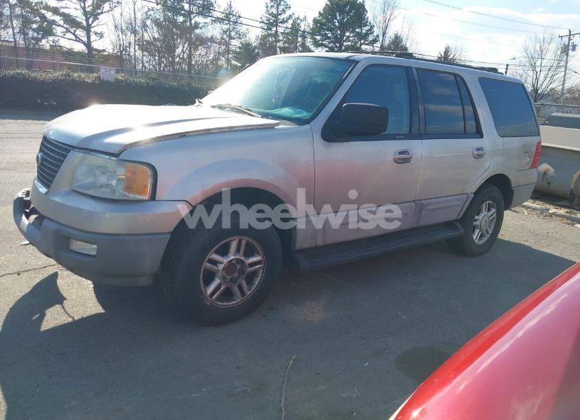 Photo 2 of 2003 Ford Expedition XLT (VIN 1FMPU15L53LC50263)