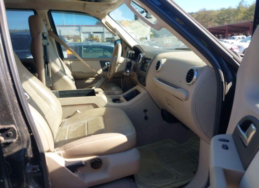 Photo 5 of 2004 Ford Expedition XLT (VIN 1FMPU15L54LA78589)