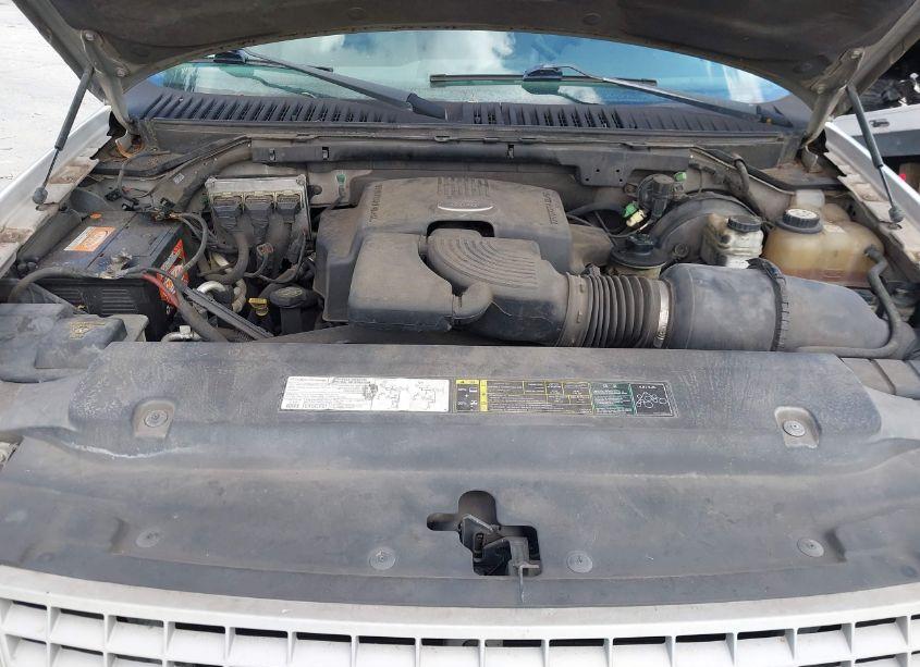 Photo 10 of 2004 Ford Expedition XLT (VIN 1FMPU15L54LB31534)