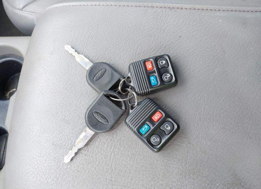 Photo 11 of 2004 Ford Expedition XLT (VIN 1FMPU15L54LB31534)