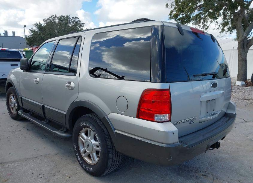 Photo 3 of 2004 Ford Expedition XLT (VIN 1FMPU15L54LB31534)