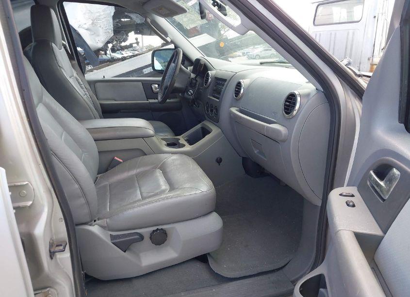 Photo 5 of 2004 Ford Expedition XLT (VIN 1FMPU15L54LB31534)