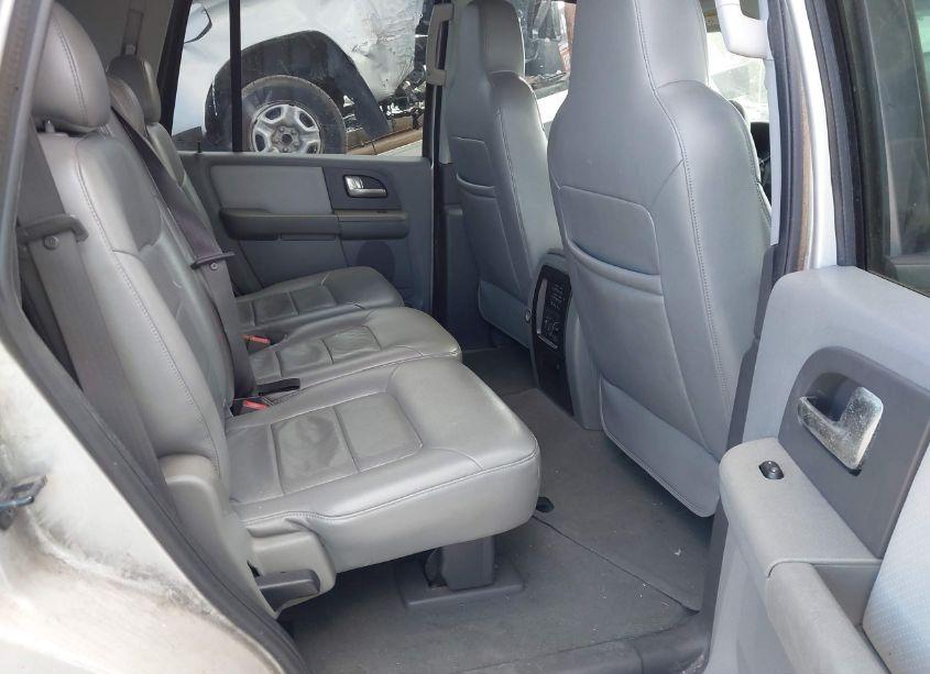 Photo 8 of 2004 Ford Expedition XLT (VIN 1FMPU15L54LB31534)