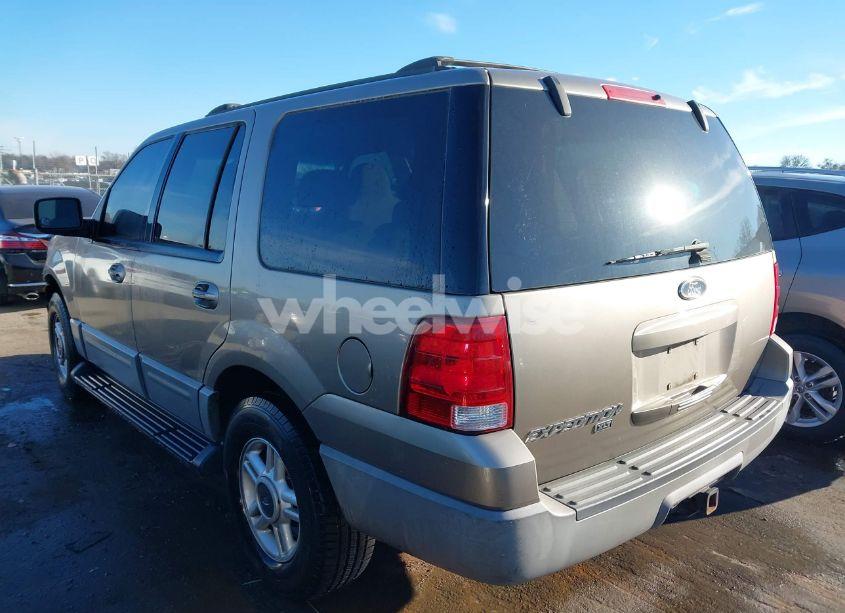 Photo 3 of 2003 Ford Expedition XLT (VIN 1FMPU15L93LB16050)