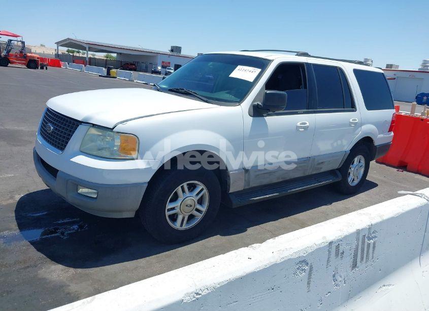 Photo 13 of 2003 Ford Expedition XLT (VIN 1FMPU15L93LC21431)