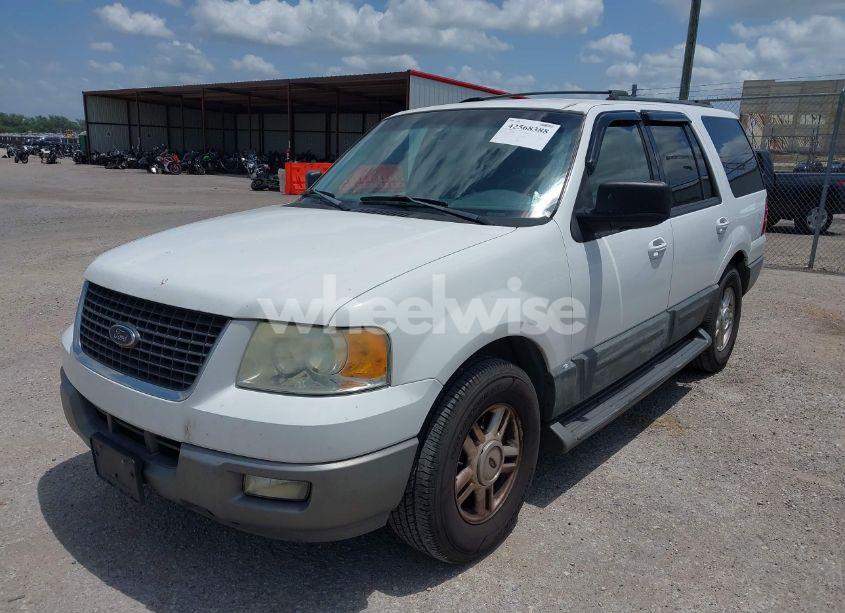 Photo 2 of 2004 Ford Expedition XLT (VIN 1FMPU15L94LA39908)