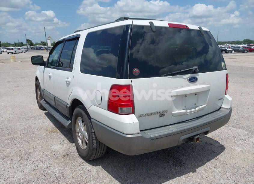 Photo 3 of 2004 Ford Expedition XLT (VIN 1FMPU15L94LA39908)