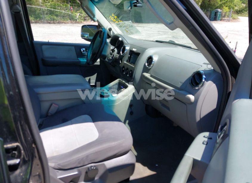 Photo 5 of 2005 Ford Expedition NBX/XLT (VIN 1FMPU16515LA05821)