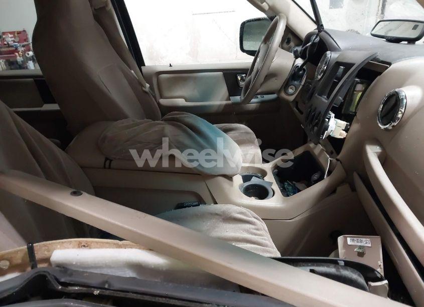 Photo 5 of 2005 Ford Expedition NBX/XLT (VIN 1FMPU16515LA85217)