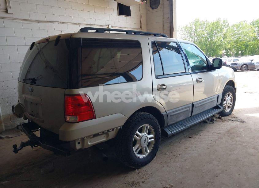 Photo 4 of 2005 Ford Expedition NBX/XLT (VIN 1FMPU16525LA81872)