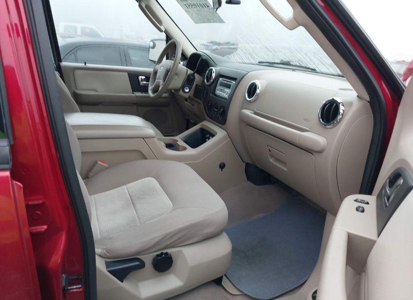 Photo 5 of 2005 Ford Expedition (VIN 1FMPU16545LB09039)