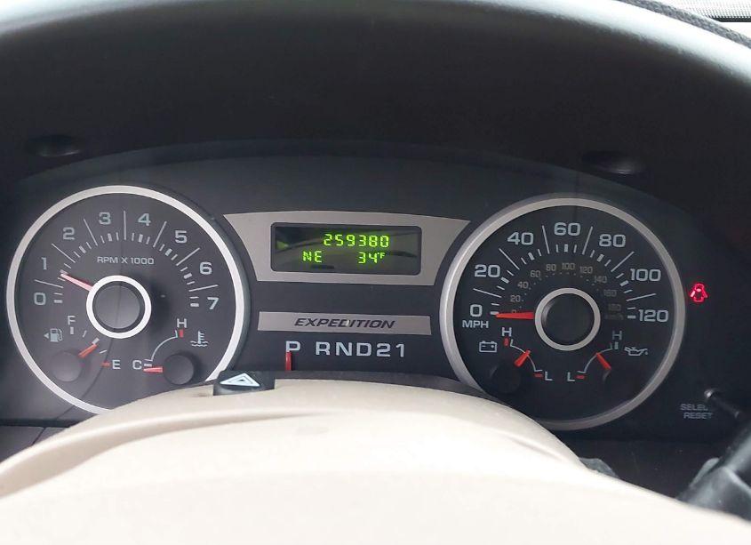 Photo 7 of 2005 Ford Expedition (VIN 1FMPU16545LB09039)