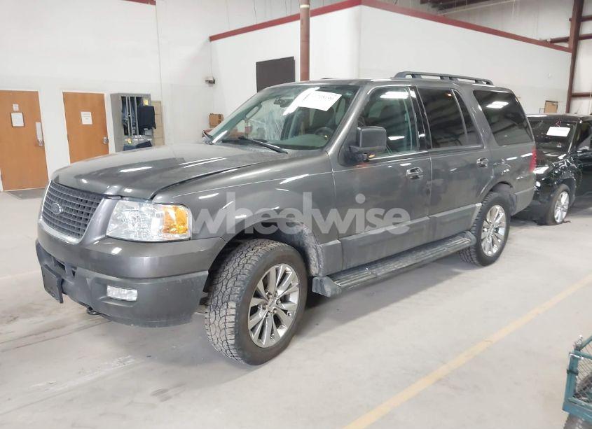 Photo 2 of 2005 Ford Expedition NBX/XLT (VIN 1FMPU16555LA94194)