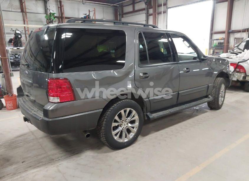 Photo 4 of 2005 Ford Expedition NBX/XLT (VIN 1FMPU16555LA94194)
