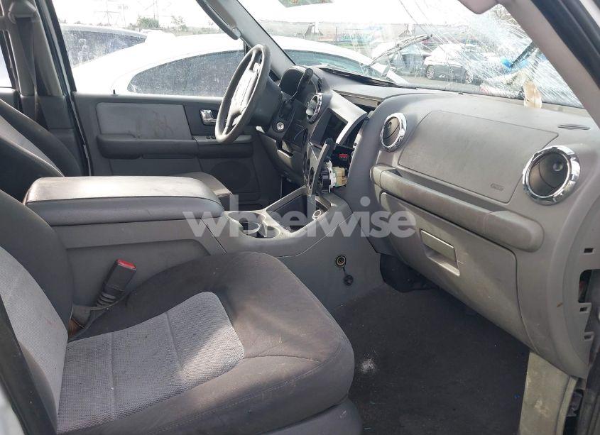 Photo 5 of 2006 Ford Expedition XLT/XLT SPORT (VIN 1FMPU16566LA72691)