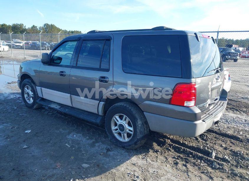 Photo 3 of 2003 Ford Expedition XLT (VIN 1FMPU16L03LB50442)