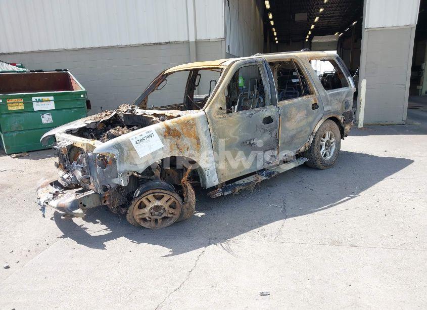 Photo 2 of 2004 Ford Expedition (VIN 1FMPU16L04LA72522)