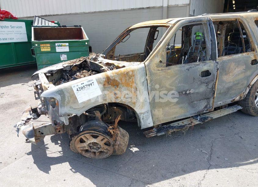 Photo 6 of 2004 Ford Expedition (VIN 1FMPU16L04LA72522)