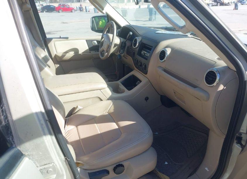 Photo 5 of 2004 Ford Expedition NBX/XLT (VIN 1FMPU16L04LB07494)
