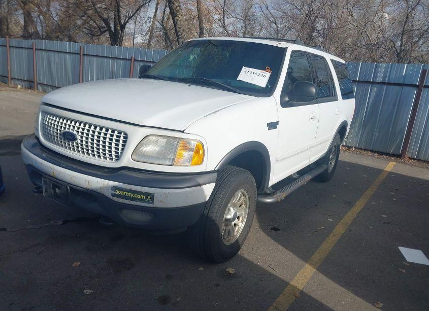 Photo 2 of 2000 Ford Expedition XLT (VIN 1FMPU16L0YLB82430)