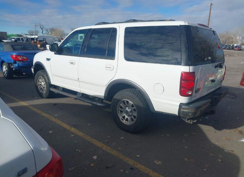Photo 3 of 2000 Ford Expedition XLT (VIN 1FMPU16L0YLB82430)