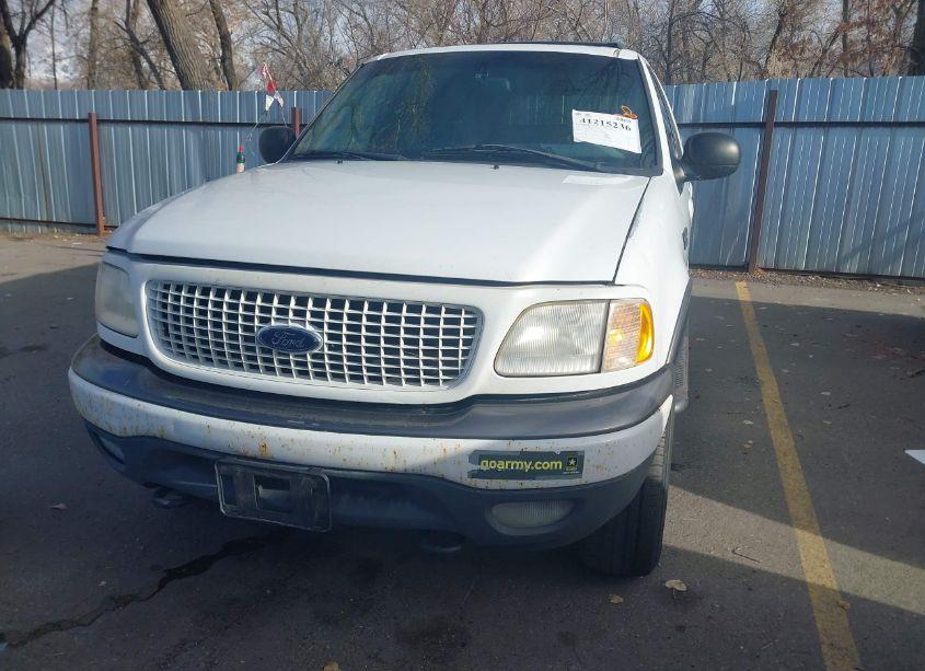 Photo 6 of 2000 Ford Expedition XLT (VIN 1FMPU16L0YLB82430)